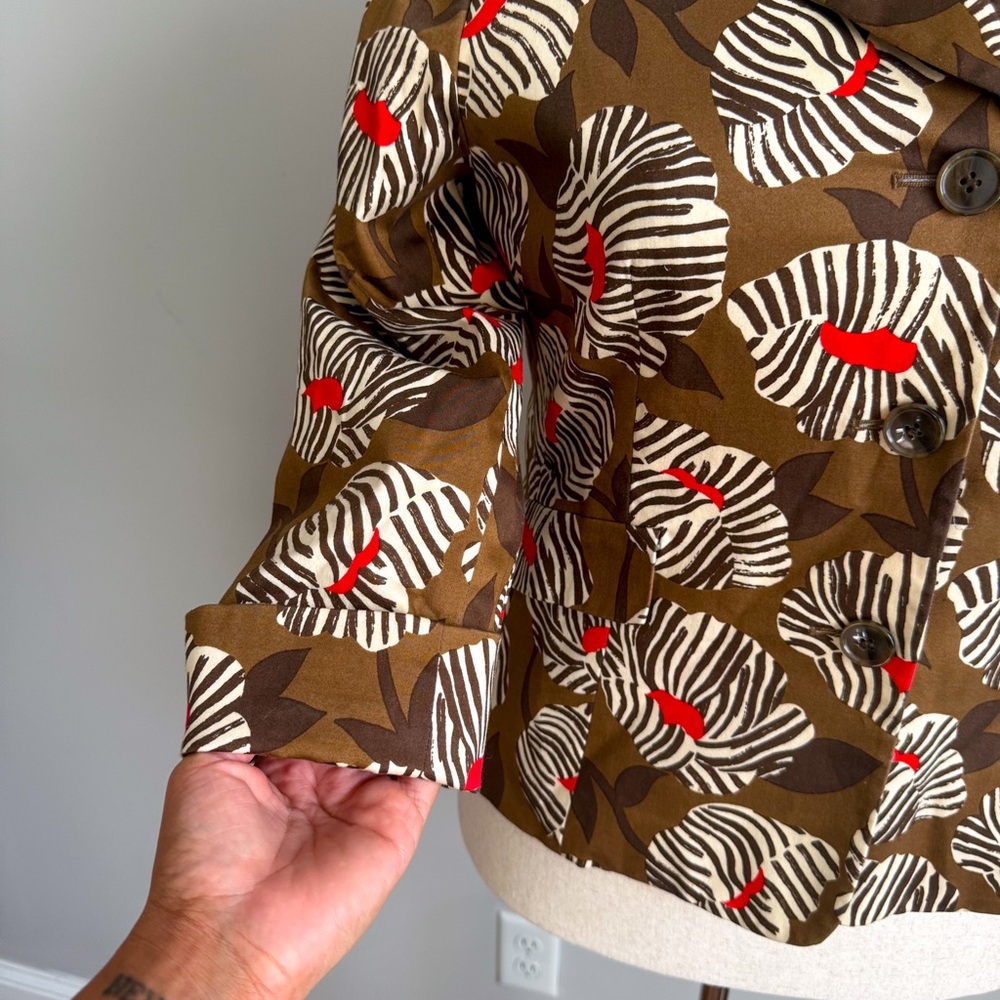 Chic Flower Print Blazer - Picture 3 of 7